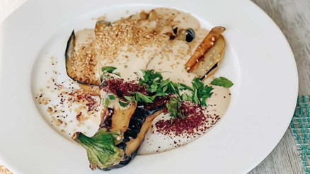 Zeytini, balığı, otları ve sebzeleriyle... Ayvalık