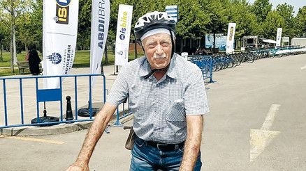 Öğrenmenin yaşı yoktur Tolstoy’un değil Niyazi Dede’nin bisikleti