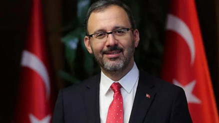 Bakan Kasapoğludan milli atletlere tebrik