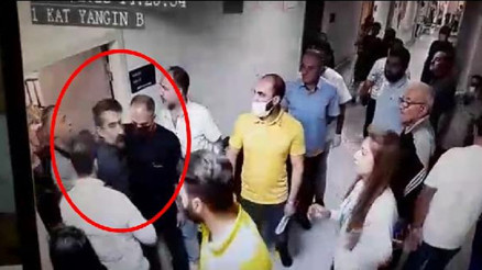 Beynimde çip var; Amerika beni dinliyor dedi, doktora silah çekti Mermileri beynine boşaltacağım