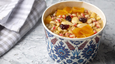 AŞURE TARİFİ VE MALZEMELERİ: Aşure nasıl yapılır İşte aşure yapılışı