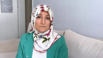 Hırsızdan korkup çantasına koyduğu 200 bin liralık altını, pazarda çaldırdı Hırsızdan korkup çantasına koyduğu 200 bin liralık altını, pazarda çaldırdı