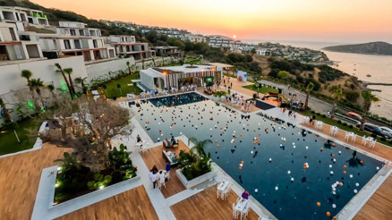Bodrum’un gözde projesi Velux Yalıkavak muhteşem bir gecede görücüye çıktı Bodrum’un gözde projesi Velux Yalıkavak muhteşem bir gecede görücüye çıktı