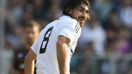 Son dakika: Beşiktaşın eski futbolcusu Veli Kavlak futbolu bıraktı Çok acı çektim, psikolojim bozuldu...