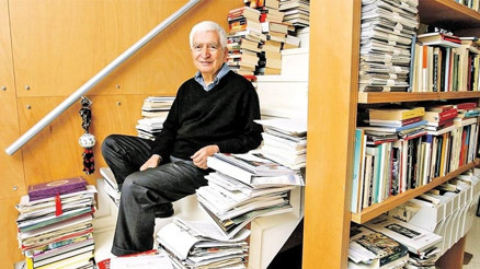 Duayen iktisatçı ve yazar Güngör Uras anıldı