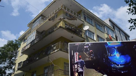 Avcılarda balkonu çöken bina mühürlendi: Çökme anı kamerada