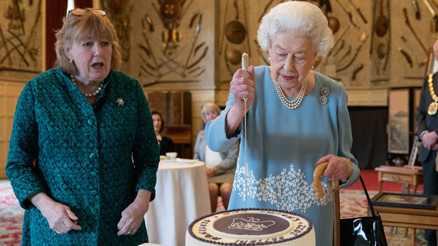 İngiltere Kraliçesi 2. Elizabeth 96 yaşında ve hâlâ tahtta: Çocukluğundan beri her gün yediği tek yiyecek İngiltere Kraliçesi 2. Elizabeth 96 yaşında ve hâlâ tahtta: Çocukluğundan beri her gün yediği tek yiyecek
