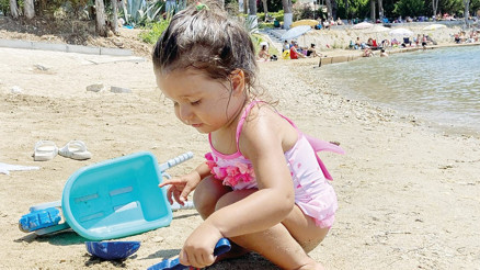 Çocukla Çeşme in, Alaçatı out