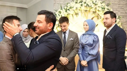 Oğluna kız istedi... Ünlü şarkıcı kayınpeder oluyor
