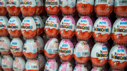 Almanya’da, Salmonella bakterisi tespit edilen Kinder sürpriz yumurtaları yerine “Kinder Joy“ satılıyor