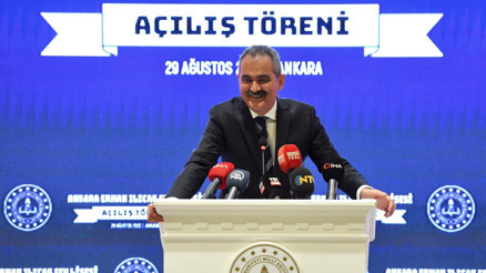 ‘3,1 milyar lirayı okullarımıza gönderdik’ ‘3,1 milyar lirayı okullarımıza gönderdik’