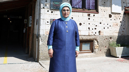 Emine Erdoğan, Saraybosnada Umut Tüneli ve Maarif Okulunu ziyaret etti