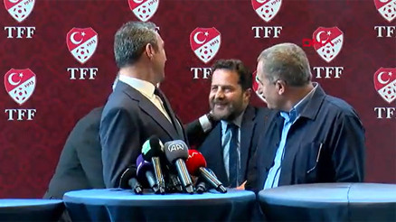 Fenerbahçe Başkanı Ali Koçtan Galatasaray Başkanvekili Erden Timura: Ne para harcadın ya