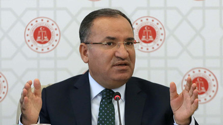 Bakan Bozdağ: Dünyaya örnek olacak bir hukuk sigortası sistemini hayata geçireceğiz