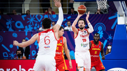 Türkiye 69-72 İspanya (EuroBasket 2022de A Grubunu 2. sırada tamamladık)