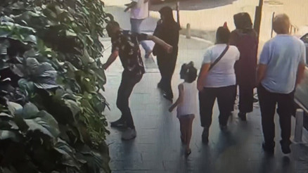 Kağıthane’de  yumruklu dayak O anlar kamerada