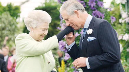 Taht bugün taç giyme sonra