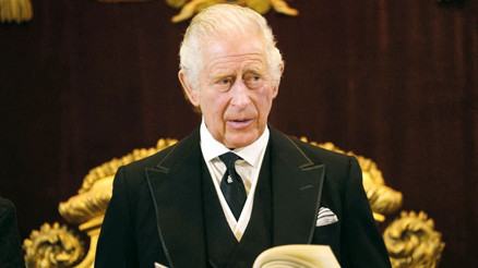 3. Charles resmen kral