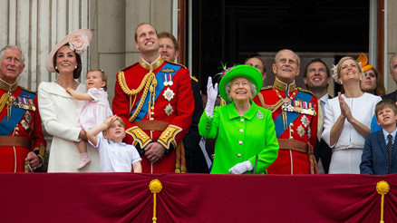 Torunları Büyükanne Elizabeth’i anlatıyor... Bakış açısı hep Neden olmasındı