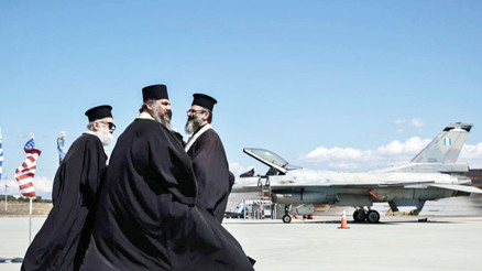 Yenilenmiş F-16’lar Atina’ya teslim edildi