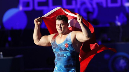 Son dakika: Rıza Kayaalpten tarihi başarı Dünya Güreş Şampiyonası’nda 5. şampiyonluk