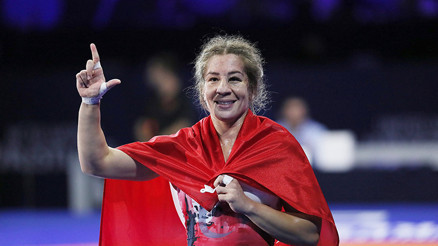 Milli güreşçi Yasemin Adar Yiğit dünya şampiyonu oldu