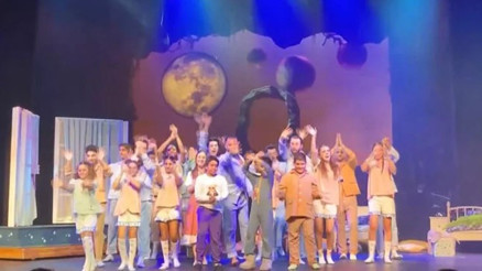 Demirören Medya Lisesi öğrencilerine ilk hafta sonunda müzikal etkinliği