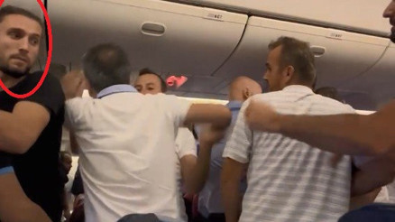 Gaziantep FKnın bulunduğu Trabzon-İstanbul uçağında kavga çıktı Yusuf Yazıcı...