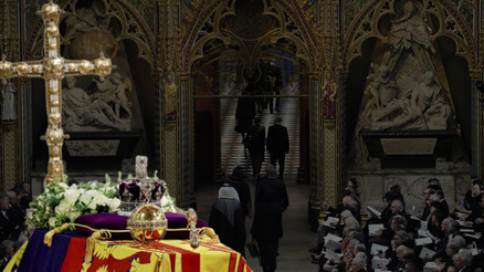 CANLI: Kraliçe 2. Elizabethin cenazesi defnedildi Dakika dakika son gelişmeler...