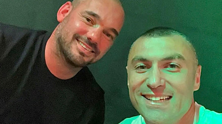 Son Dakika: Wesley Sneijderin yeni adresi Burak Yılmazla buluşuyor...