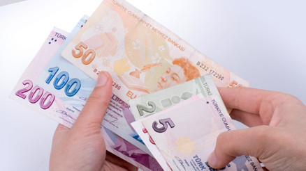 KYK borçları için faizler ne zaman silinecek Dikkatler TBMMye çevrildi KYK borçları için faizler ne zaman silinecek Dikkatler TBMMye çevrildi