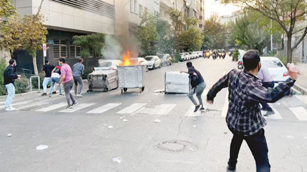 İranda Mahsa Amini ateşi büyüyor: 8 ölü