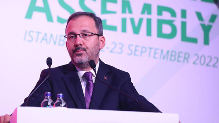 Bakan Kasapoğlu: Türkiye 2028 ve 2032 Avrupa Futbol Şampiyonasına aday
