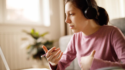 Binlerce öğrenciye ‘sosyal medya koçu’ vurdu Binlerce öğrenciye ‘sosyal medya koçu’ vurdu