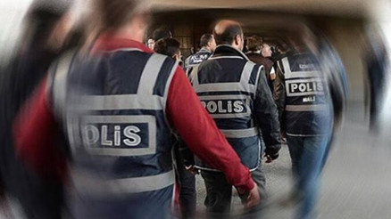 Son dakika... Ankara ve İzmirde peş peşe FETÖ operasyonları Son dakika... Ankara ve İzmirde peş peşe FETÖ operasyonları