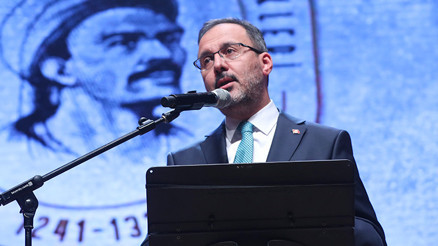 Yunus Emre anısına albüm… Bakan Kasapoğlu: Asırlardır olageldiği gibi bugün de bizi bir araya getirdi