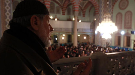 Bugün kandil mi 27 Eylül 2022 ne günü Diyanetin dini günler takviminden detaylar