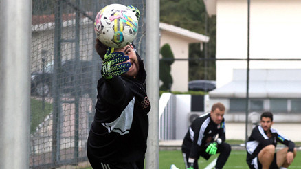 Beşiktaş derbi öncesi bunu konuşuyor Kaleyi Ersin mi, Emre mi korumalı
