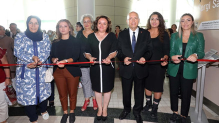 Kursiyerlerden çini ve tezhip sergisi