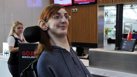 Dünyanın en uzun boylu kadını Rumeysa ilk kez uçağa binerek ABDye gitti