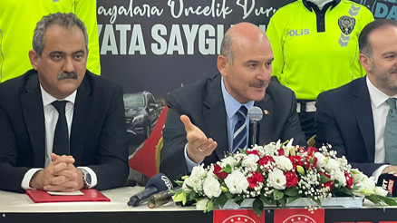 Bakanlar Soylu ve Özer, trafikte yaya önceliği iş birliği protokolünü imzaladı