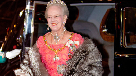 Tek gerçek kraliçenin kararı oğlunu çok kızdırdı: Babaanneleri unvanlarını alıp çocuklarıma zarar verdi