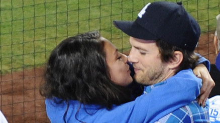 Sabahın köründe kapısına dayanıp beni çılgına çeviriyorsun diye bağırdı: Ünlü oyuncu aşkını böyle ilan etmiş Sabahın köründe kapısına dayanıp beni çılgına çeviriyorsun diye bağırdı: Ünlü oyuncu aşkını böyle ilan etmiş