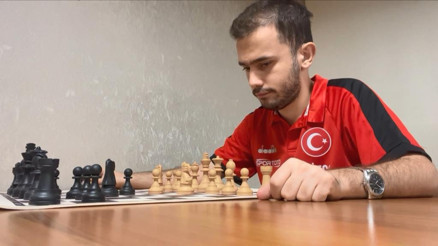Şanssız başladı satrançla güldü