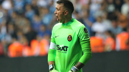 Muslera, Galatasaray tarihine geçti