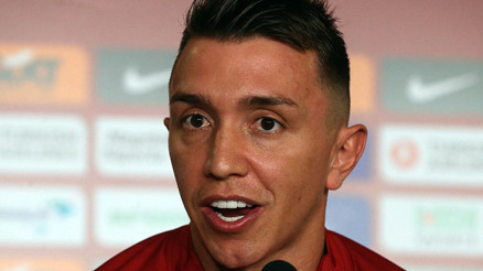 Son Dakika: Galatasarayda bir devir sona eriyor Fernando Muslera 11 yıl sonra kaleyi devrediyor...