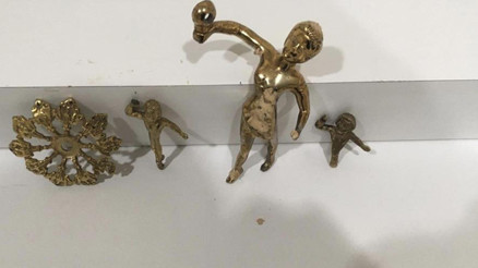 Define avcıları sikkeleri paylaşamayınca polise gidip şikayetçi oldu