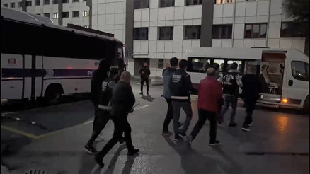 Borsa İstanbulda manipülasyon iddiasıyla gözaltına alınan 8 şüpheli adliyeye sevk edildi