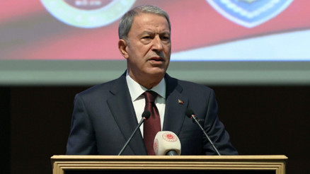 Milli Savunma Bakanı Akardan Yunanistana: Bir milimetre geri adım atmak yok