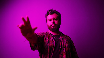 Cihan Mürtezaoğlu’ndan Dans Şarkısı Cihan Mürtezaoğlu’ndan Dans Şarkısı